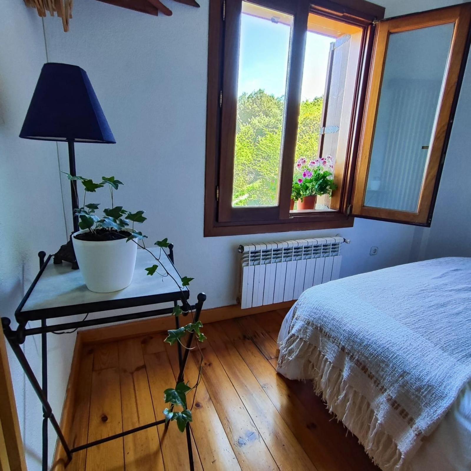 구에하르 시에라 Refugio Del Aguila "Casa Diaman" 게스트하우스 외부 사진